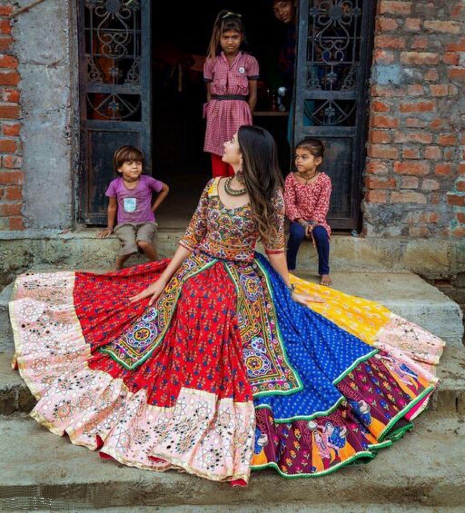 designer navratri dress Chaniya Choli For Navratri, Garba lehenga women, Navratri Dress, Navratri Choli