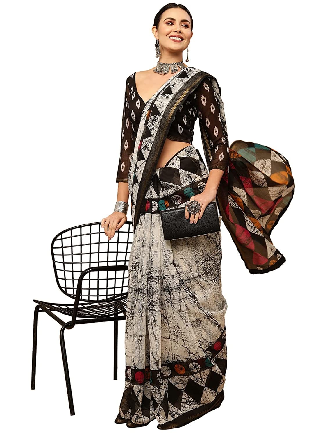 Urban Wardrobe Printed Black and White Cotton Saree