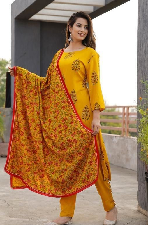 Women's Stylish Rayon Printed Kurta Set