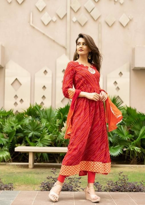 WOMEN'S GORGEOUS KURTA SET