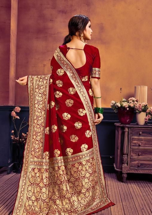 Women's Red & Green Jacquard Print Saree