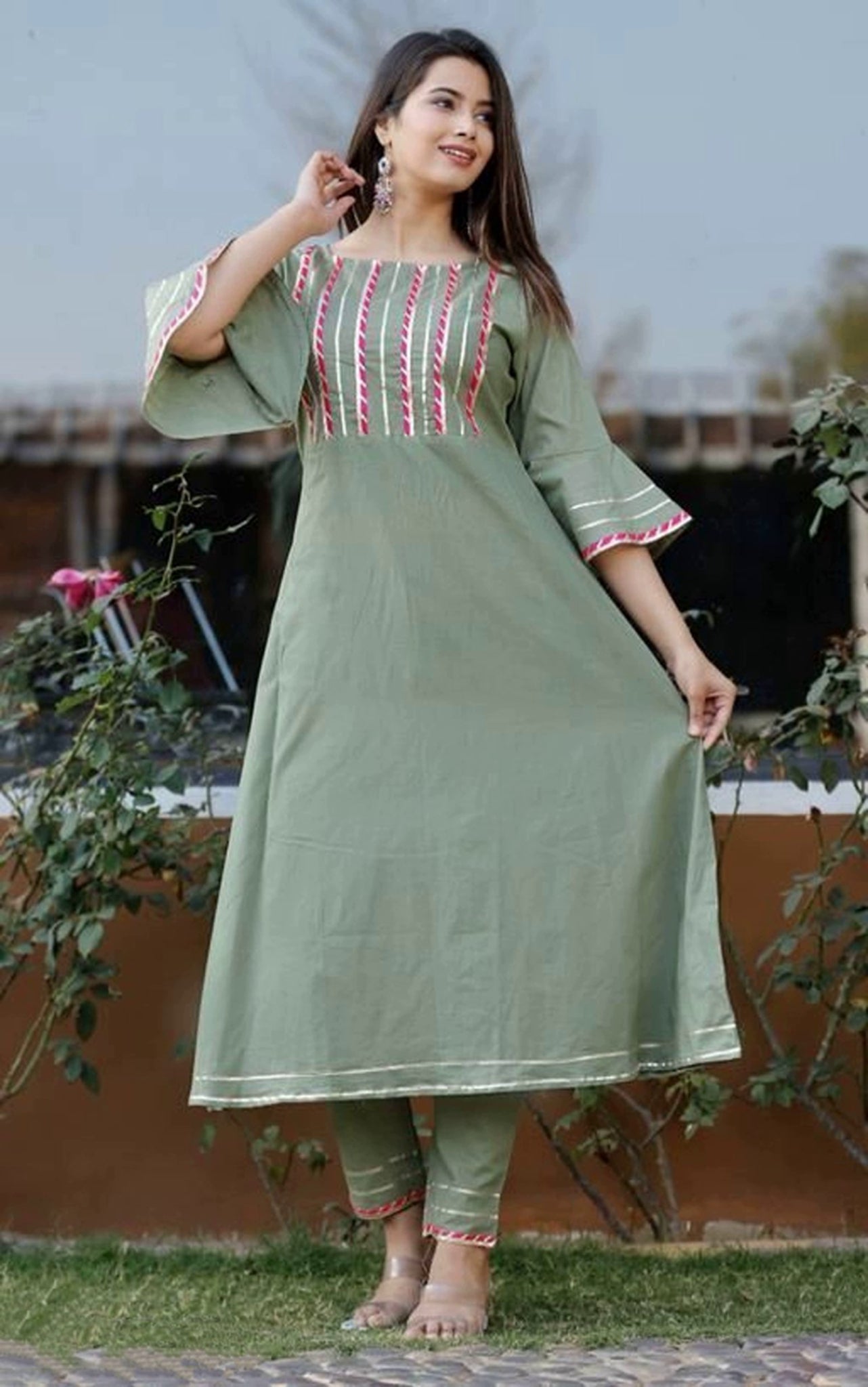 Women Olive Green Bell Sleeves Straight Kurta Set