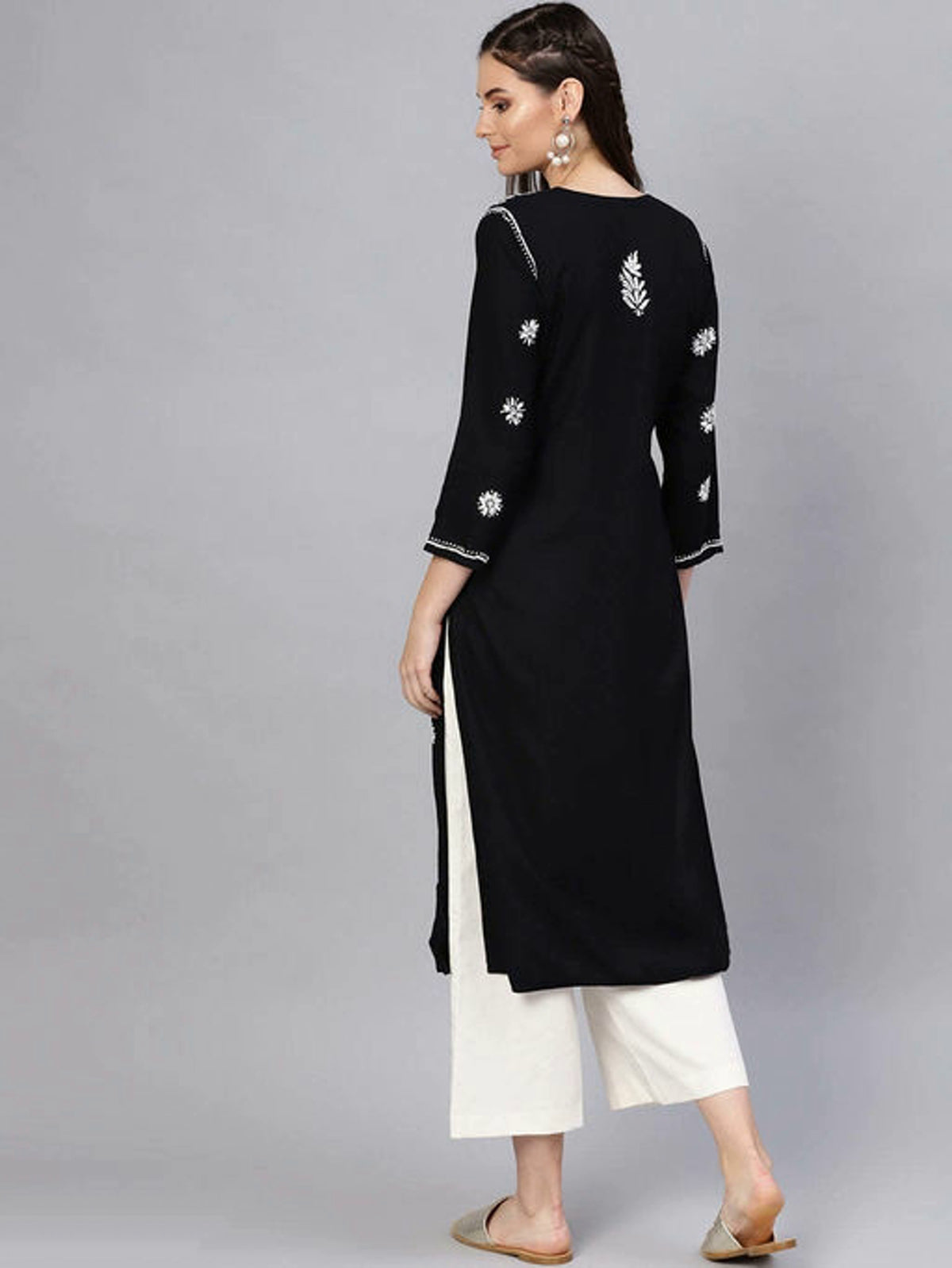 Women's Black Cotton Embroidered Kurta