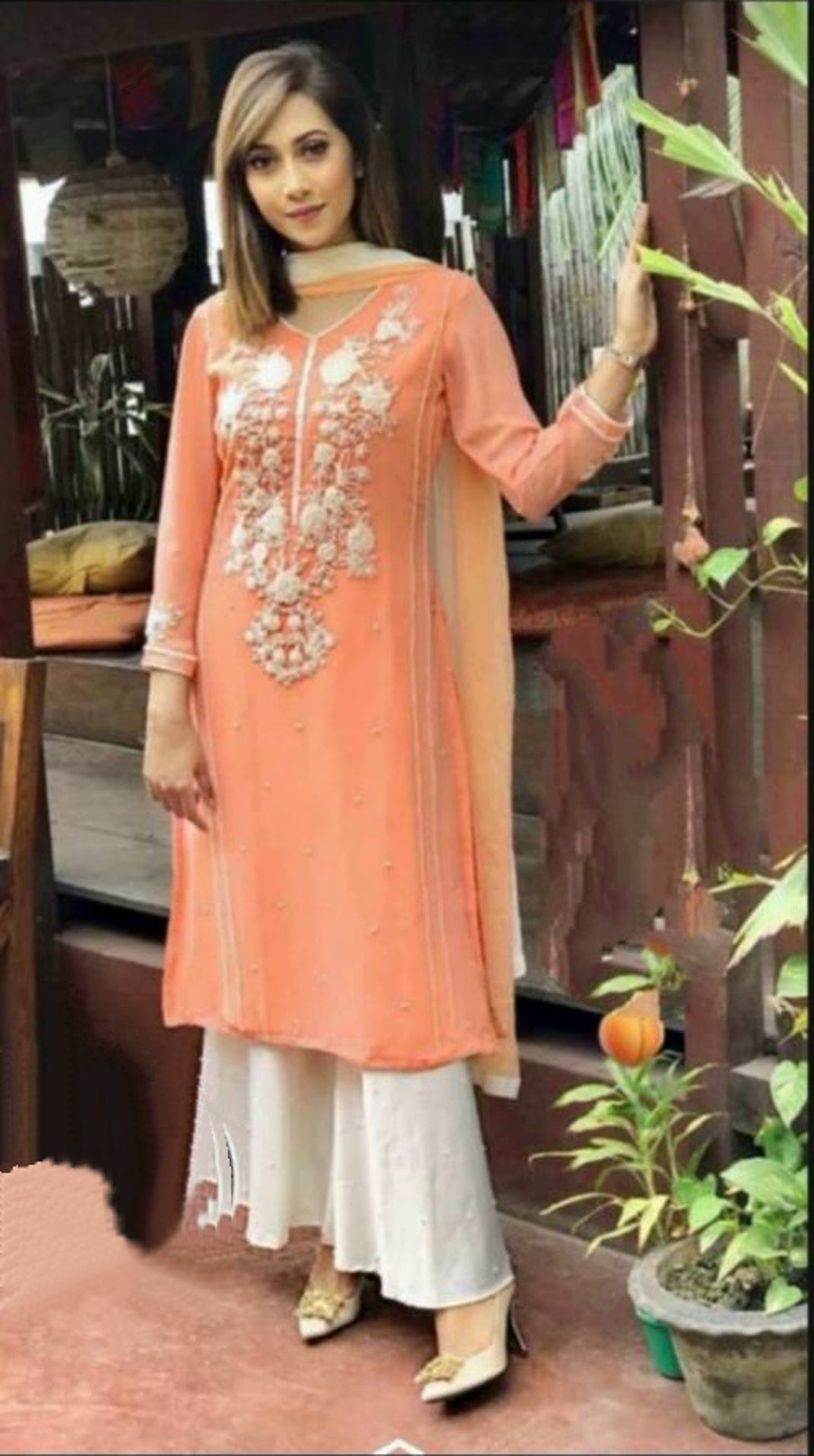 Women's Embroidered Kurta Set