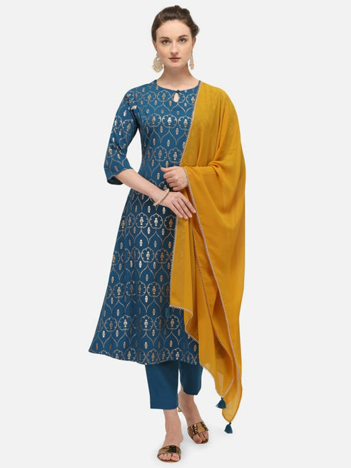 Women Designer Crepe Kurta Set with Contrasting Dupatta