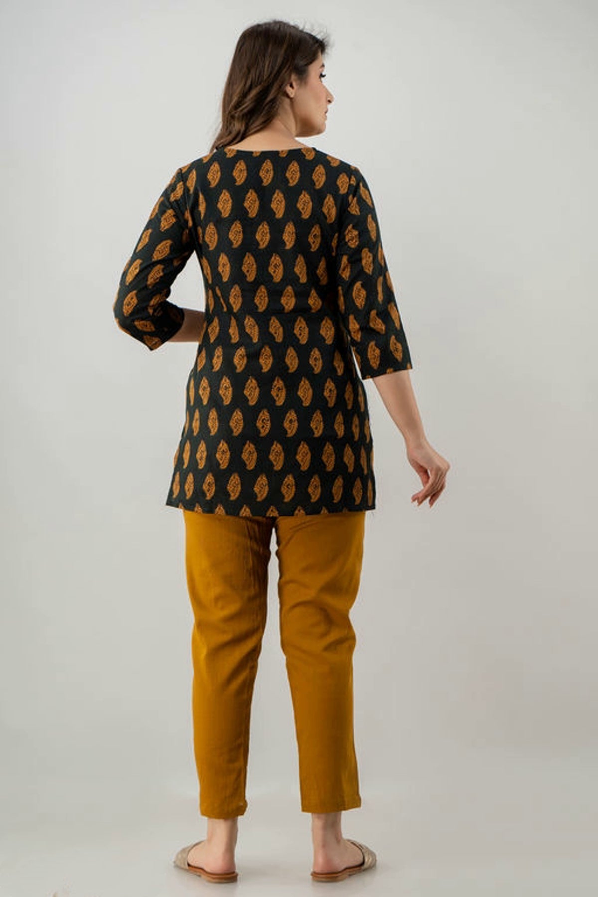 Women's Alluring Black and Mustard Contrast Cotton Lounge Wear