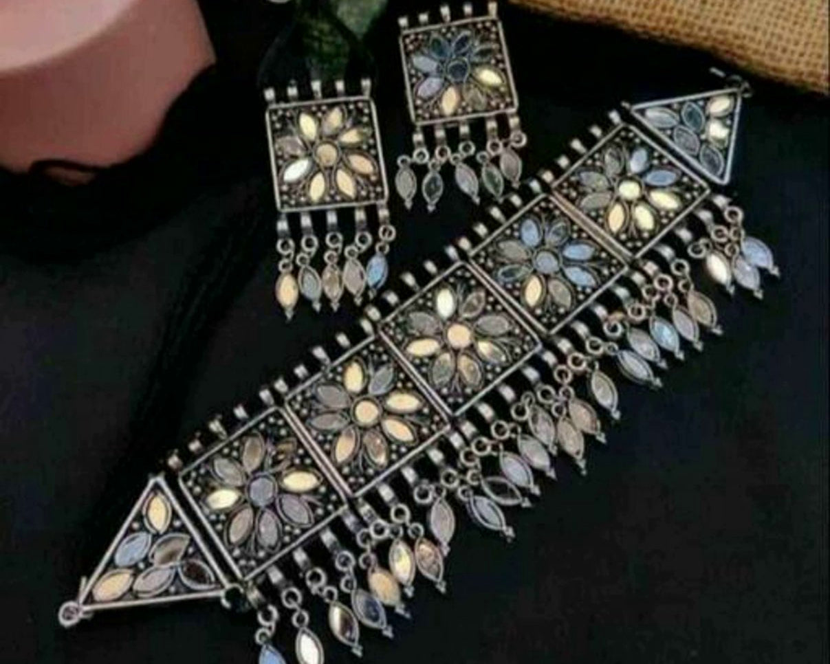 Women's Mirror Work Choker Set