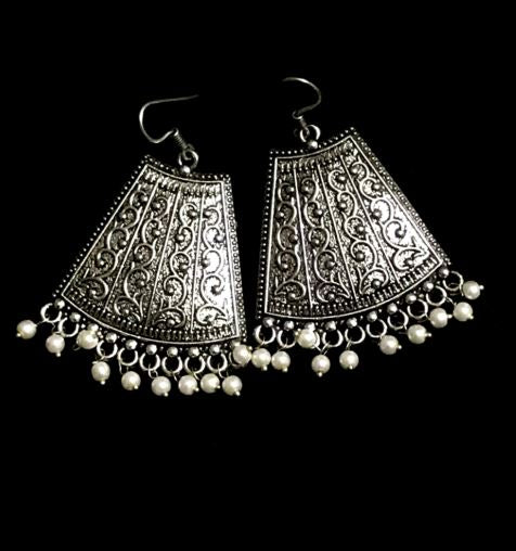 Runjhun Sassy Rectangular ear rings