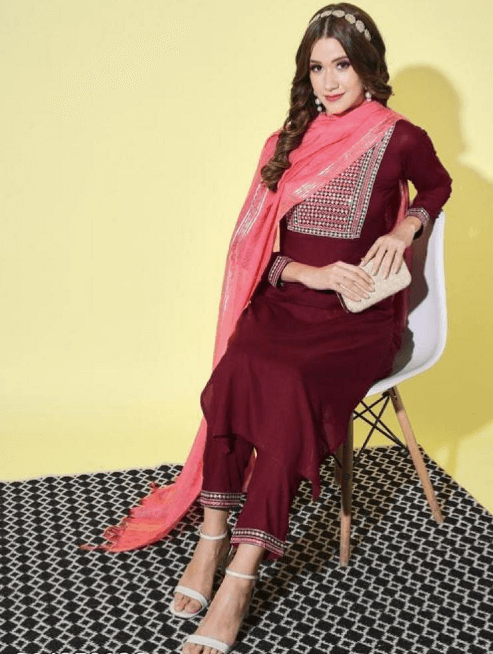 Urban Wardrobe Maroon Kurta Set with Contrasting Dupatta