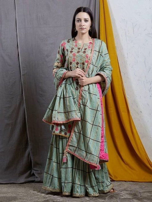 Women's Beautiful Chequered Kurta Set