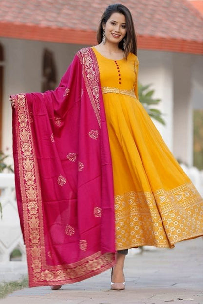 Women's Beautiful Anarkali Set with Dupatta