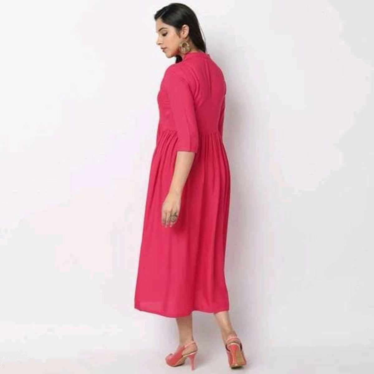 Women's Pink Embroidered Buttoned Kurta