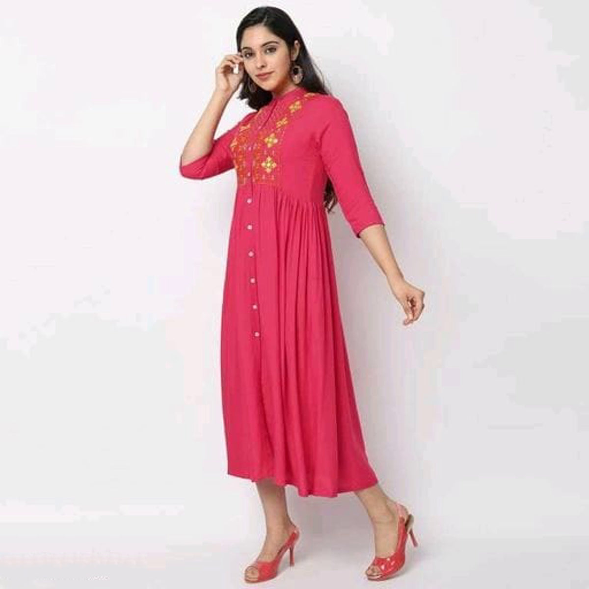 Women's Pink Embroidered Buttoned Kurta