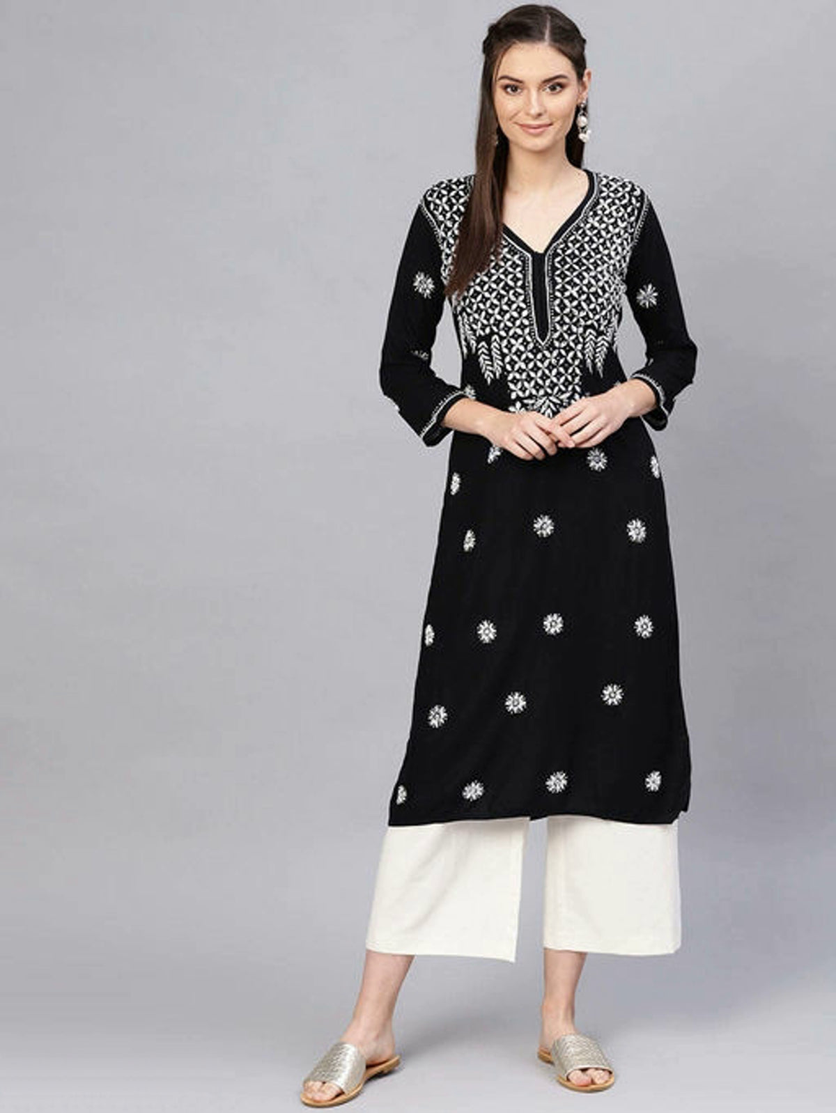 Women's Black Cotton Embroidered Kurta