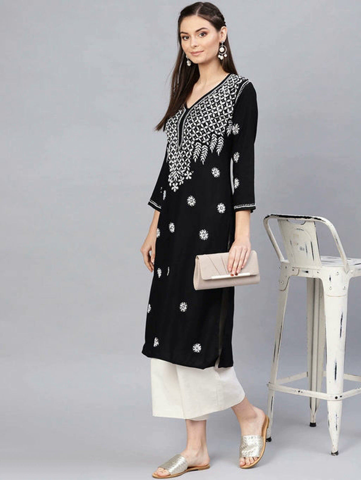 Women's Black Cotton Embroidered Kurta