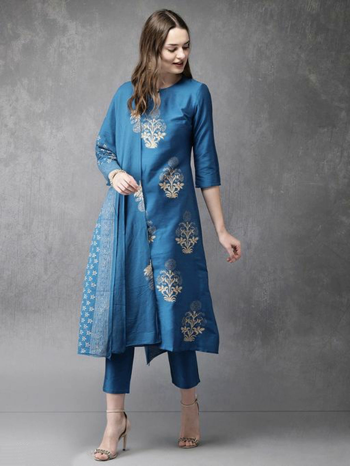 Women Blue Coloured Foil Printed Kurta Set