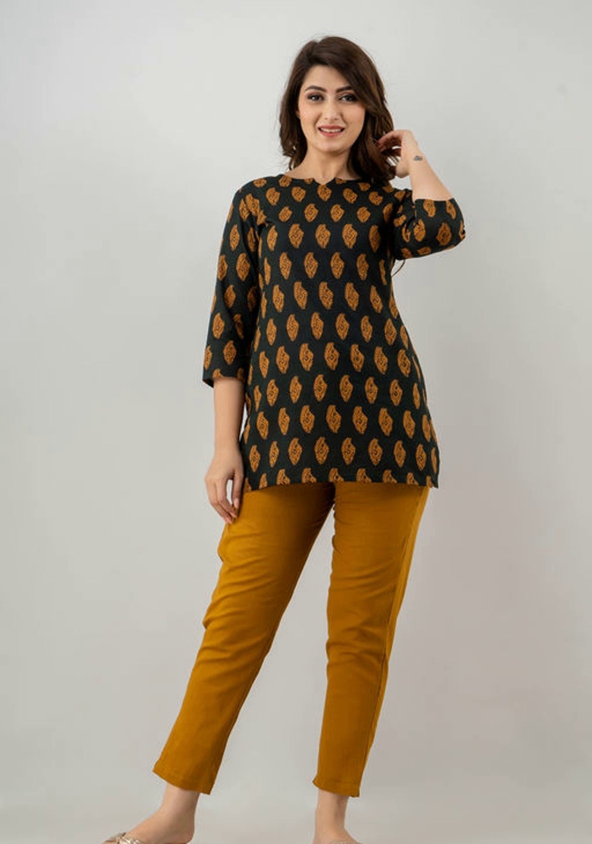 Women's Alluring Black and Mustard Contrast Cotton Lounge Wear