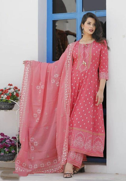 Women's Peach Printed Kurta Set with Dupatta
