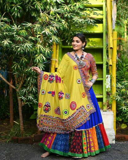 Pretty Women Navratri Lehenga choli