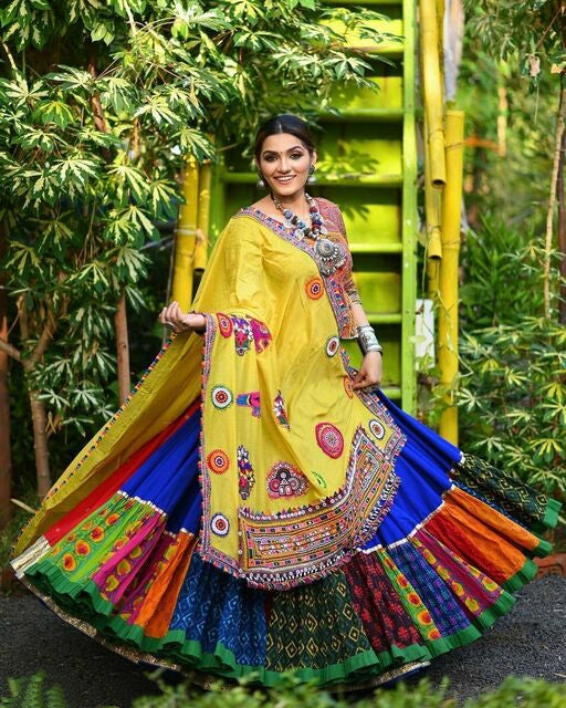 Pretty Women Navratri Lehenga choli