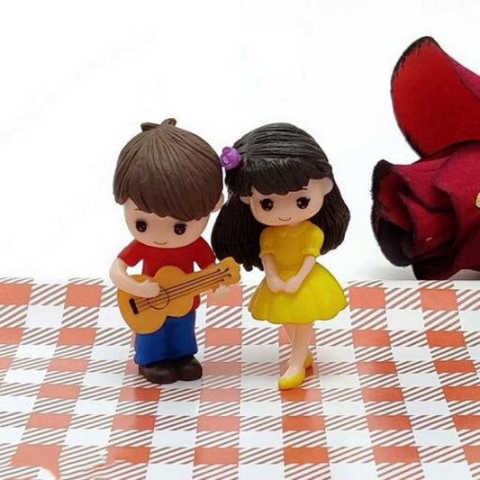 Valentines Day Romantic Love Couple Statue