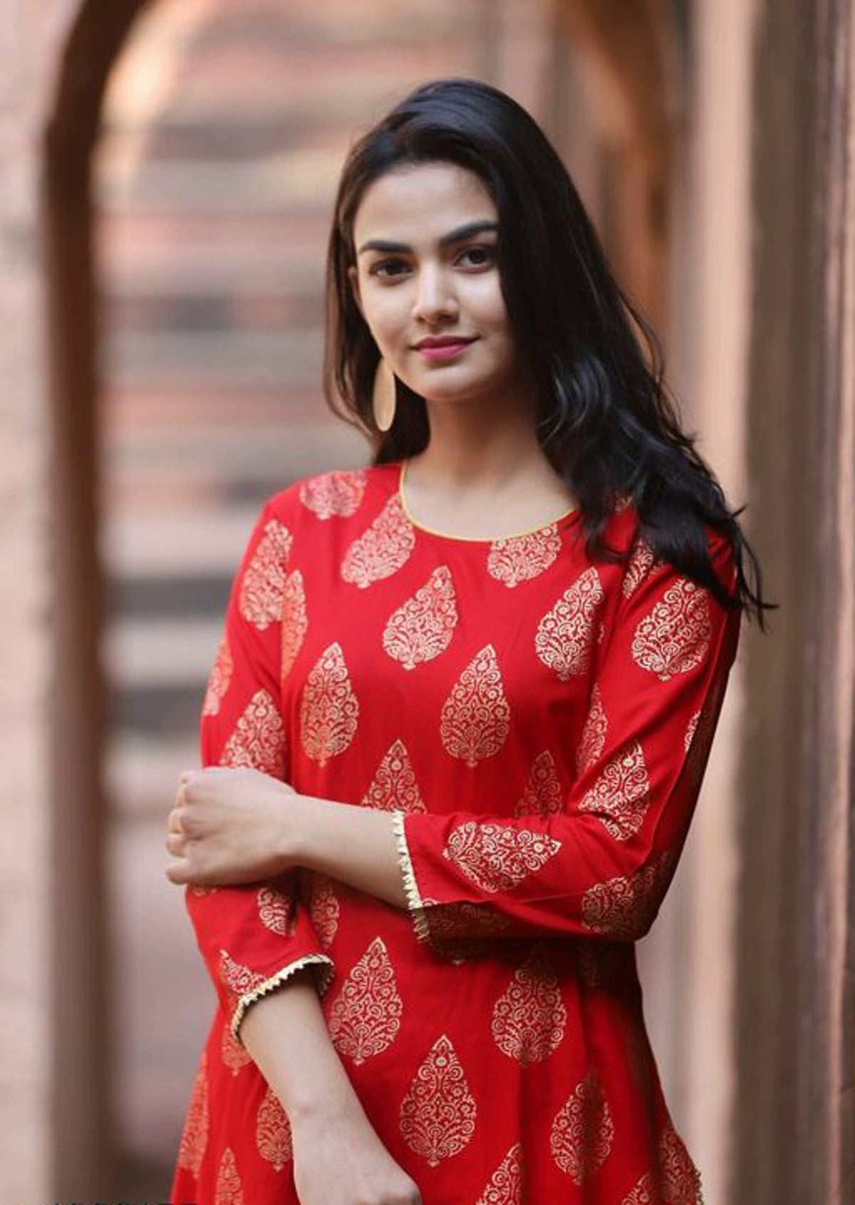 Fashionable kurtis for girls on sale