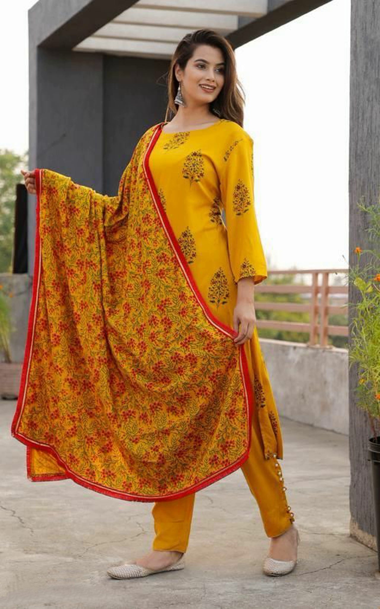 Women's  Yellow Floral Printed Kurta Set with Pants