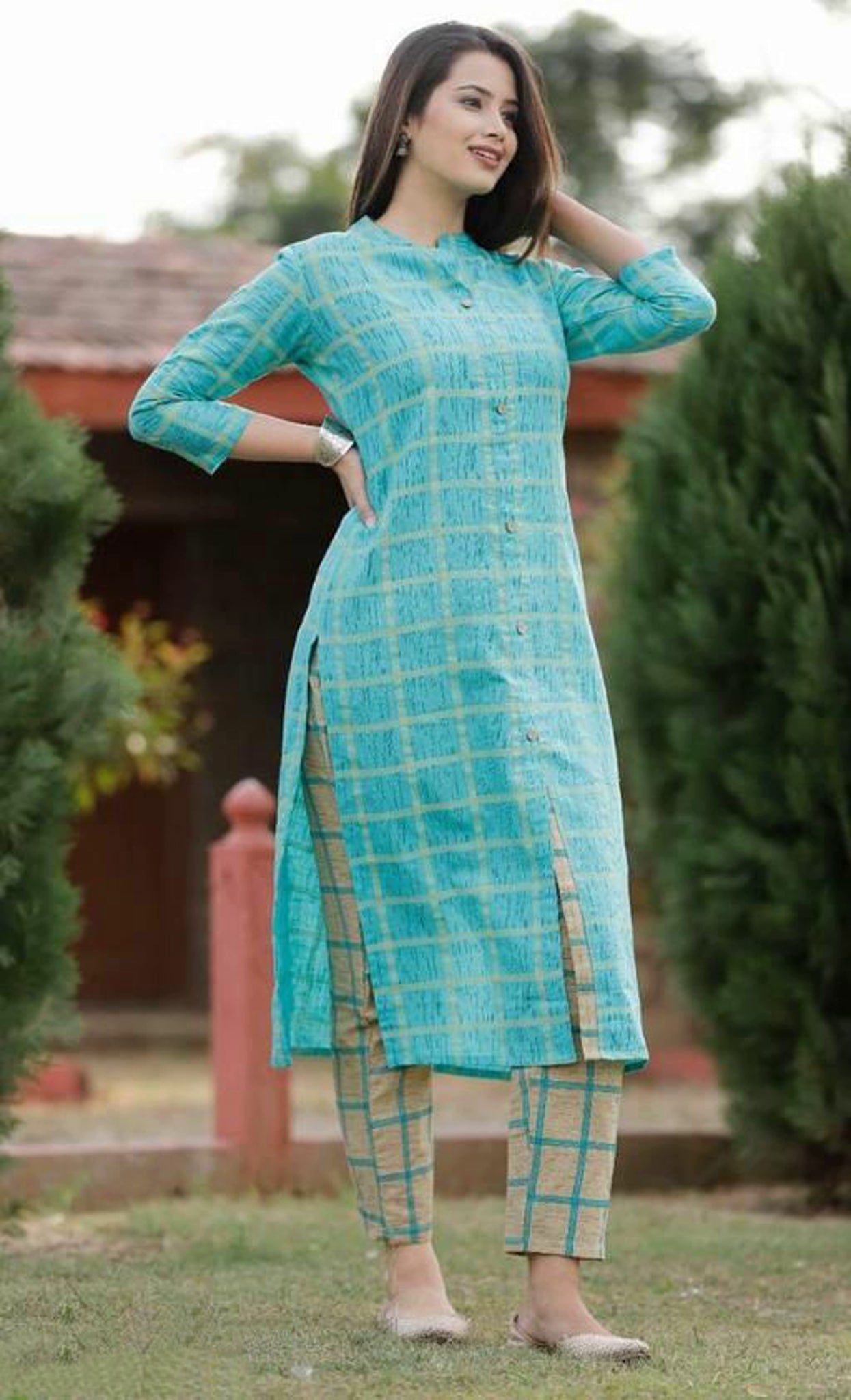 Stylish Chequered Women's Kurta Set