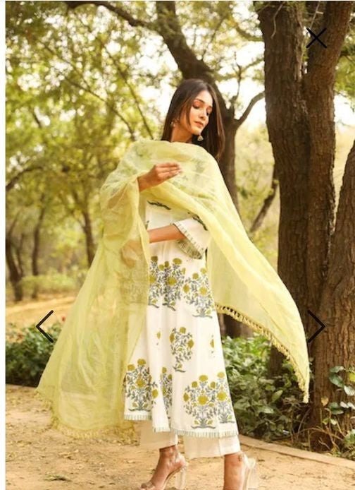 Women's Cotton Kurta Set with Contrasting Dupatta