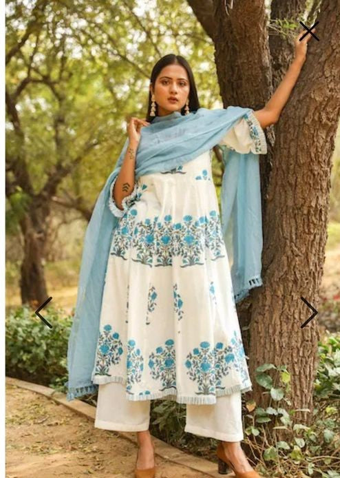 Women's Cotton Kurta Set with Contrasting Dupatta